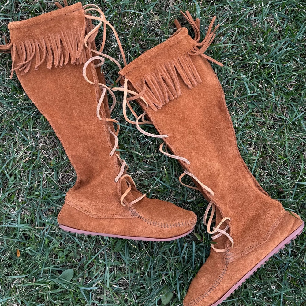Minnetonka fringe boots